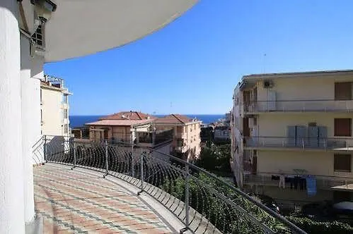 53 Solaro Apartamento Sanremo